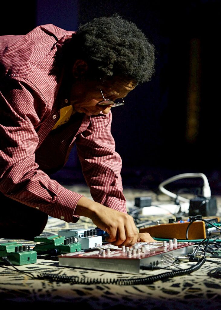 Eiliyas – Improvisation PERFORMANCE